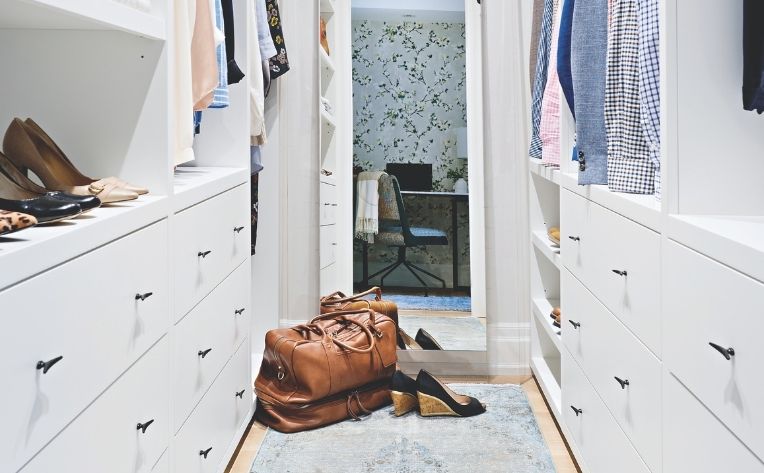 Simple Home Décor White Bedroom Closet